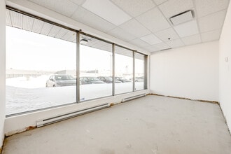 3339-3403 St Griffith, Saint-Laurent, QC for lease Interior Photo- Image 1 of 7