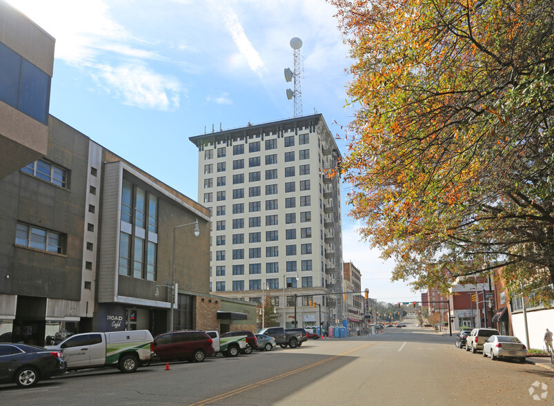 201-207 Montgomery St, Montgomery, AL for sale - Primary Photo - Image 1 of 1