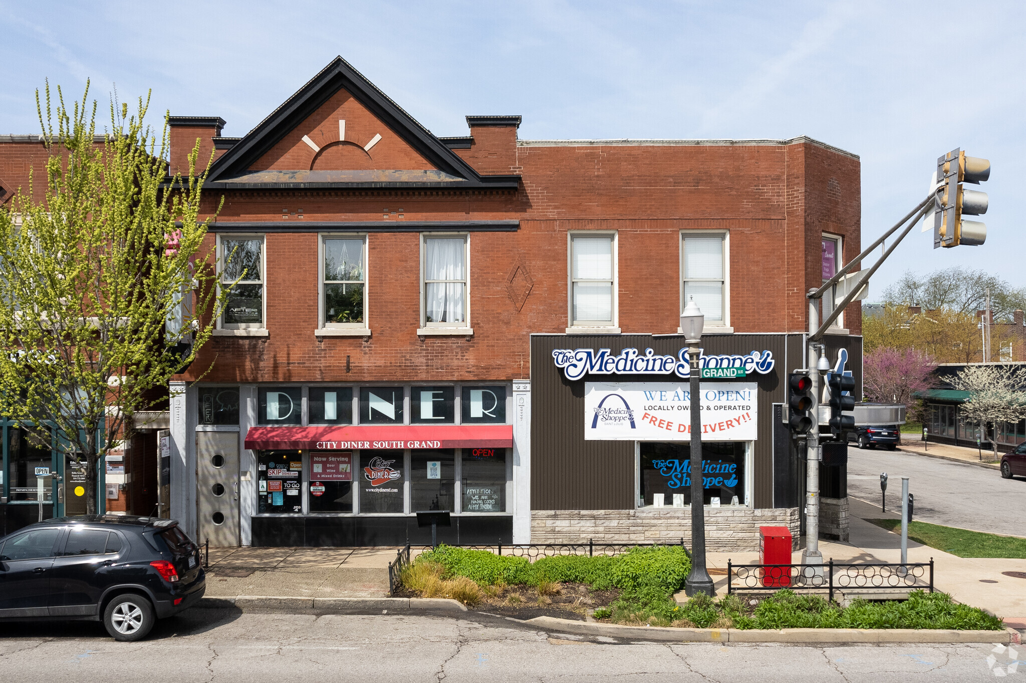 3137-3145 S Grand Blvd, Saint Louis, MO for lease Building Photo- Image 1 of 2