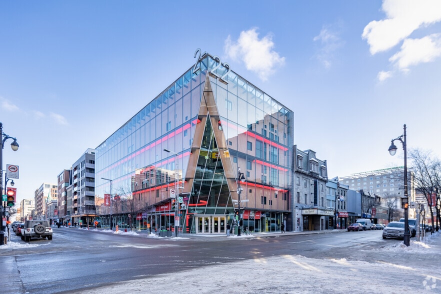 22 Rue Ste-Catherine E, Montréal, QC for sale - Building Photo - Image 2 of 19