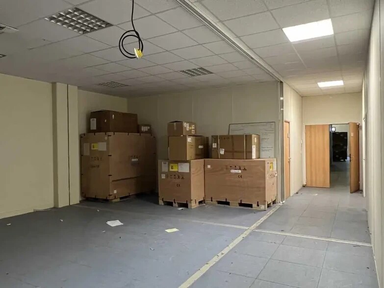 Flex in Chilly-Mazarin for sale - Interior Photo - Image 2 of 7