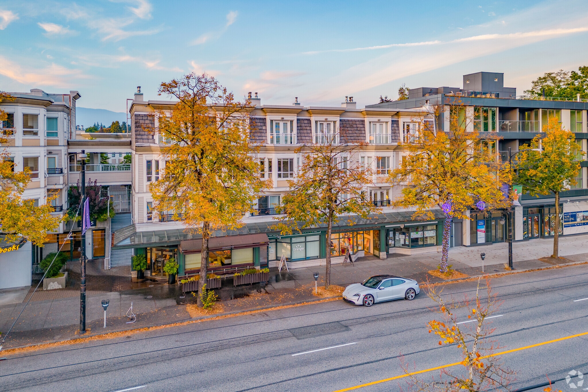 2525-2567 W Broadway, Vancouver, BC for sale Primary Photo- Image 1 of 1