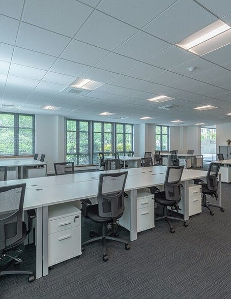 Solent Rd, Havant for lease - Building Photo - Image 3 of 4