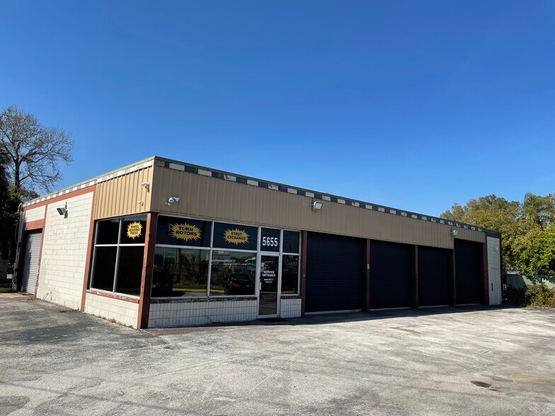 5655 E Colonial Dr, Orlando, FL 32807