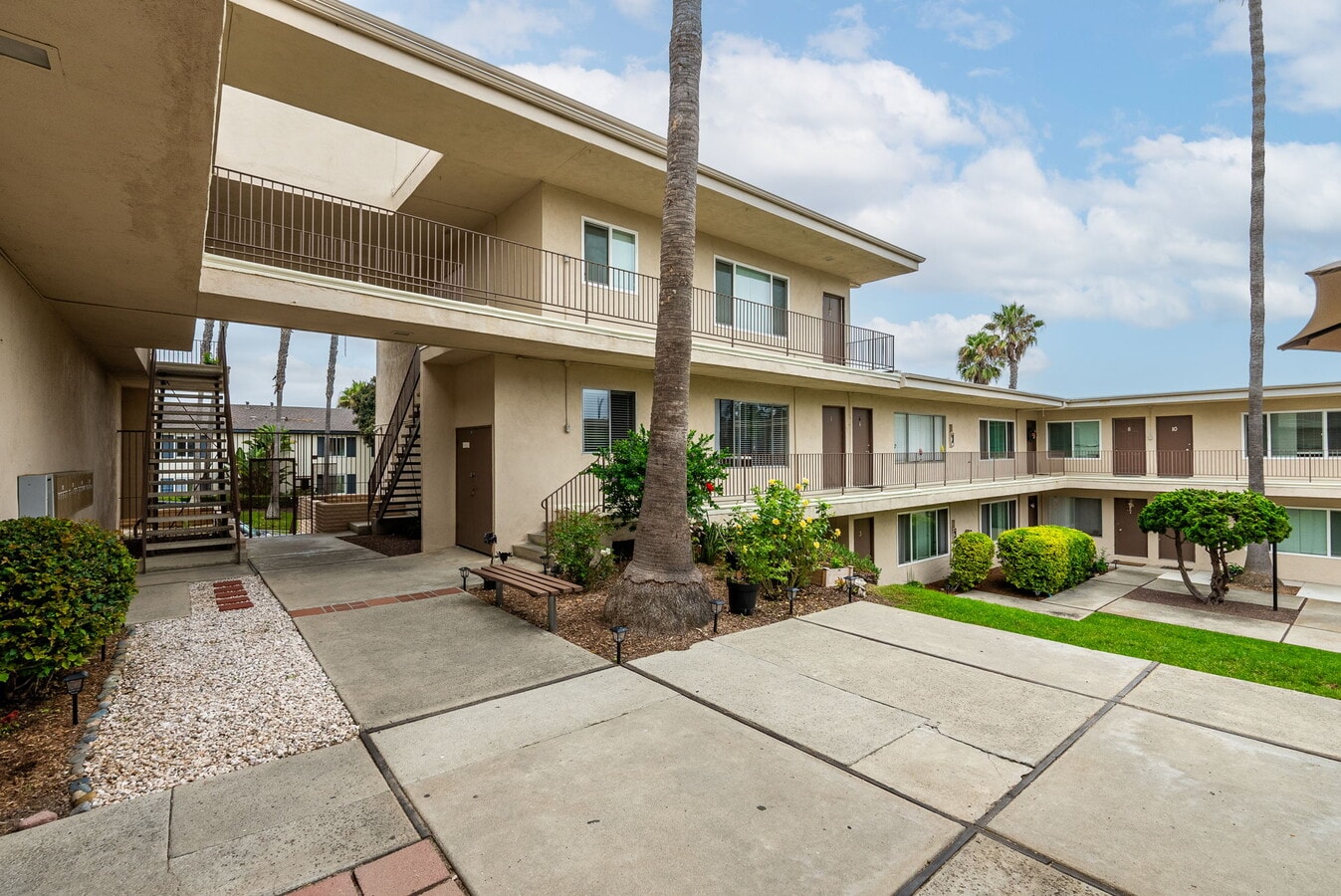 515 Greenbrier Dr, Oceanside, CA 92054