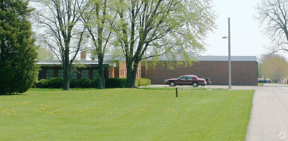 4220 Springfield-Jamestown Rd, Springfield, OH for sale - Building Photo - Image 2 of 4