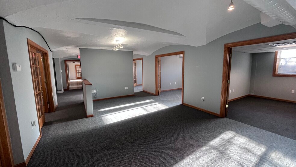 7430 Harwood Ave, Wauwatosa, WI for lease - Interior Photo - Image 2 of 5