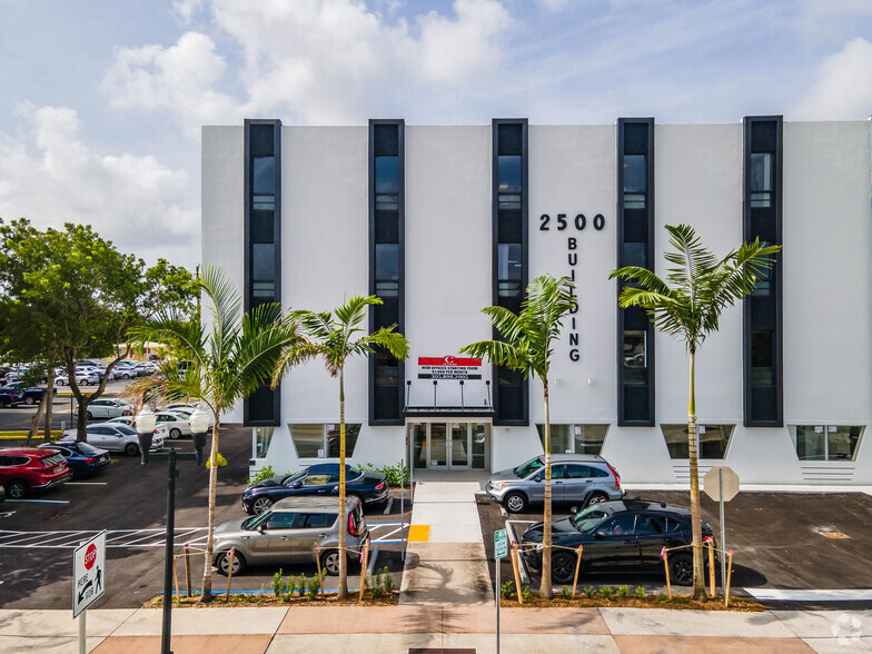 2500 Hollywood Blvd, Hollywood, FL for lease - Building Photo - Image 1 of 40