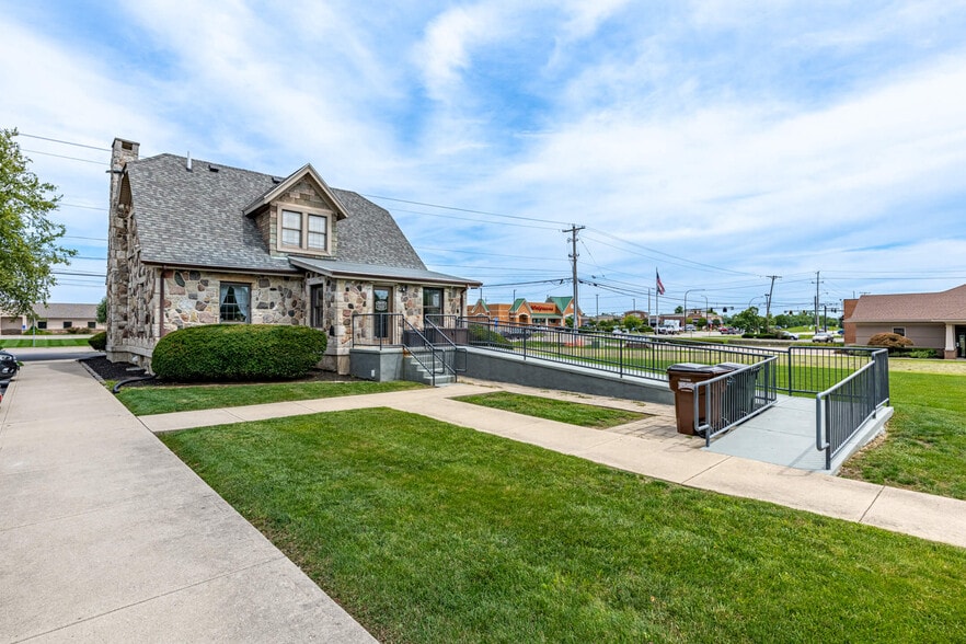 3299 Kemp Rd, Dayton, OH for sale - Building Photo - Image 2 of 18