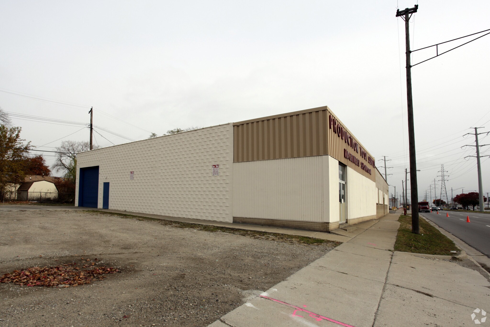 11393 E 8 Mile Rd, Warren, MI for sale Primary Photo- Image 1 of 1