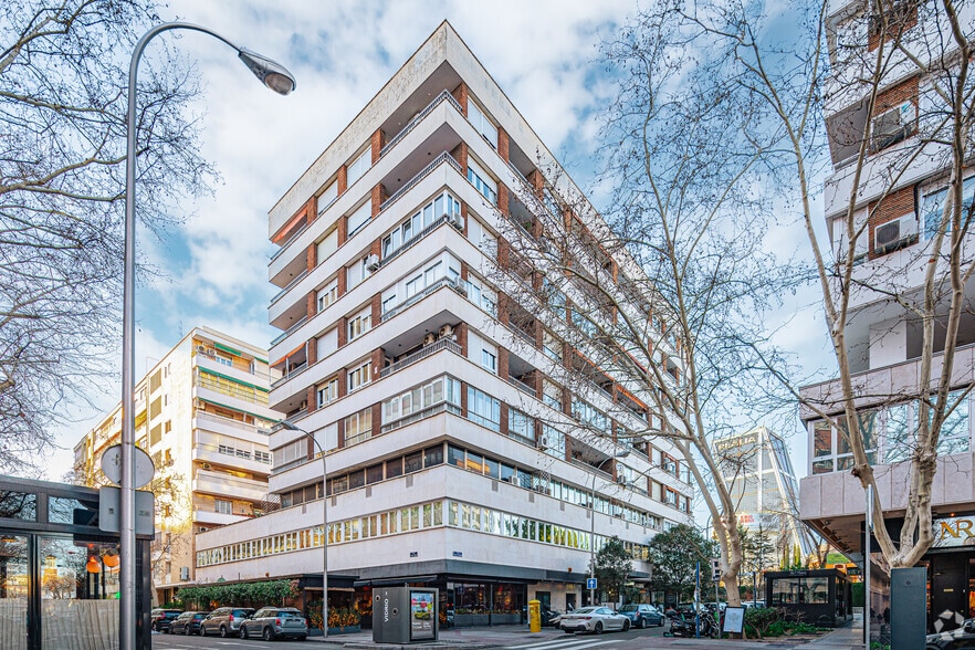 Calle del Doctor Fleming, 51, Madrid, Madrid for lease - Primary Photo - Image 1 of 3