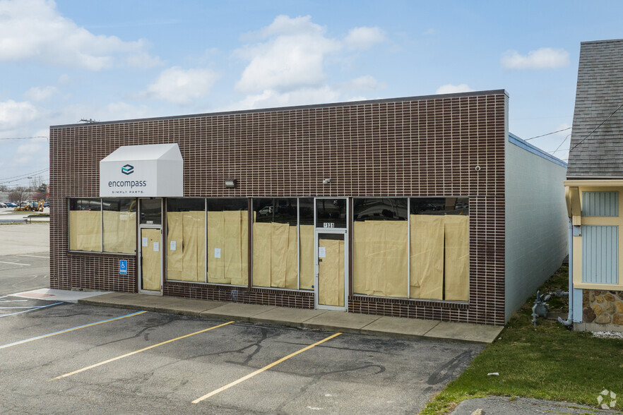 1131 W Alexis Rd, Toledo, OH for lease - Building Photo - Image 2 of 6