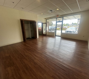 3813-3833 S 108th St, Greenfield, WI for lease Interior Photo- Image 1 of 4