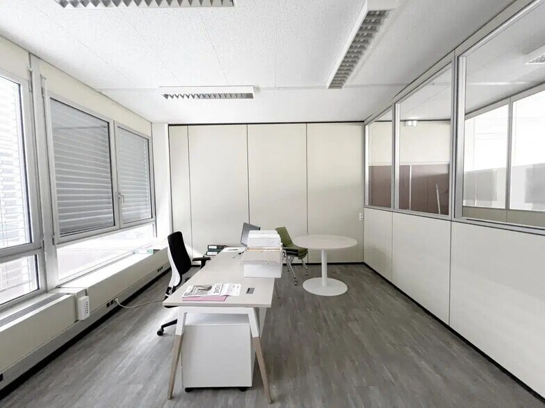 Office in Épernay for lease - Interior Photo - Image 2 of 6