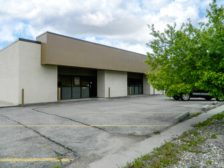 13825 P St, Omaha, NE for lease - Building Photo - Image 2 of 2