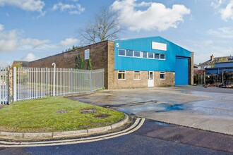 Headlands Trading Estate, Swindon for lease Building Photo- Image 1 of 1