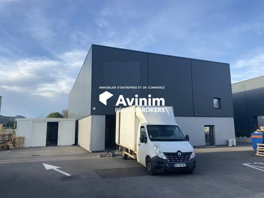 Flex in Le Cannet-des-Maures for sale Building Photo- Image 1 of 13