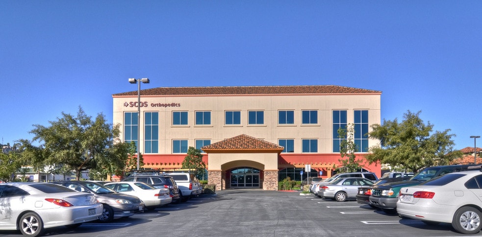 24331 El Toro Rd, Laguna Woods, CA for lease - Primary Photo - Image 1 of 9