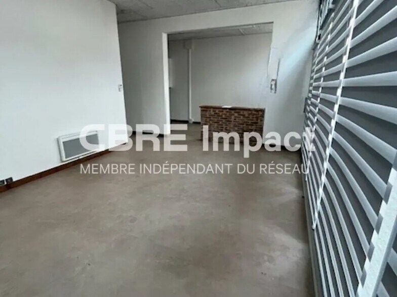 Retail in Dijon for lease - Interior Photo - Image 3 of 5