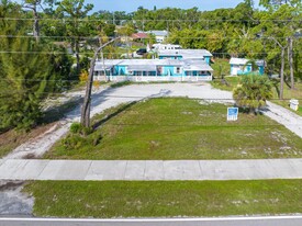 600 Old Englewood Rd, Englewood FL - Convenience Store