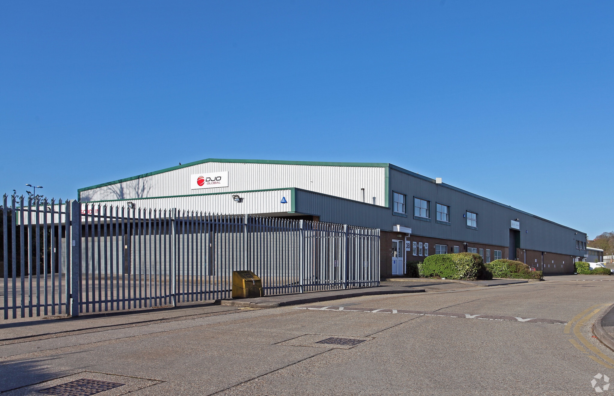 Deacon Fld, Guildford for sale Primary Photo- Image 1 of 1