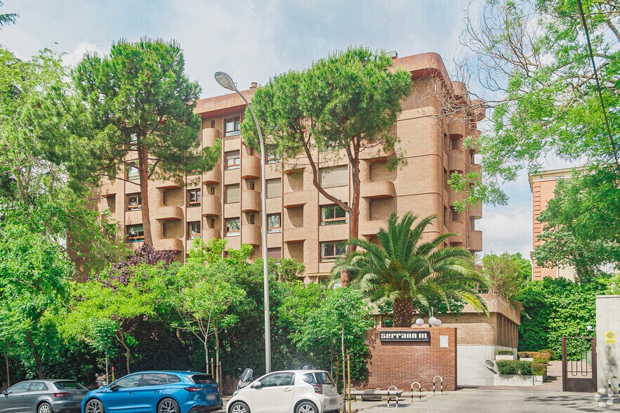 Calle Serrano, 111, Madrid, Madrid for sale - Primary Photo - Image 1 of 1