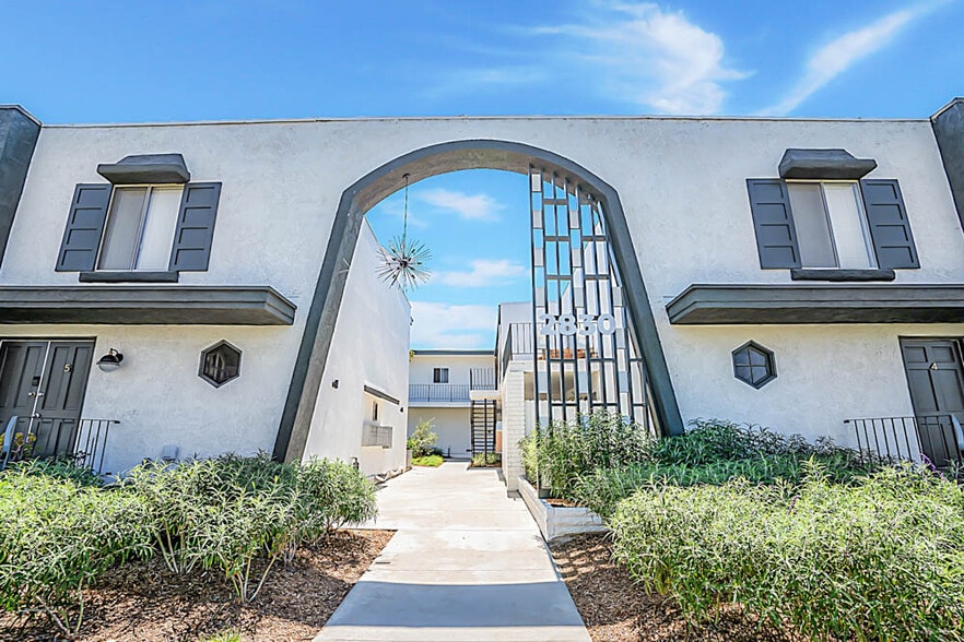 2830 235th St, Torrance, CA for sale - Building Photo - Image 2 of 17