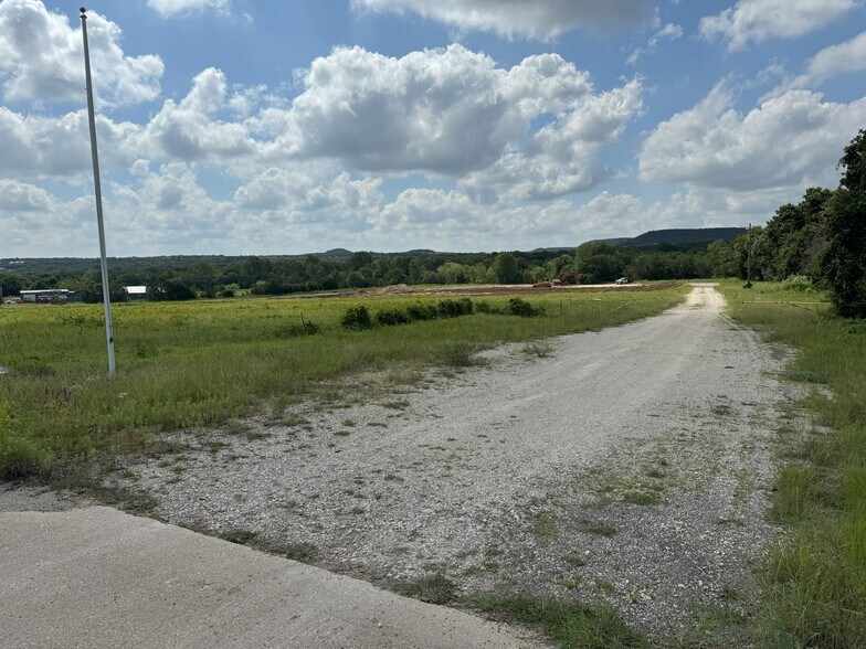 8242 Hwy 67 hwy, Glen Rose, TX for sale - Building Photo - Image 2 of 15