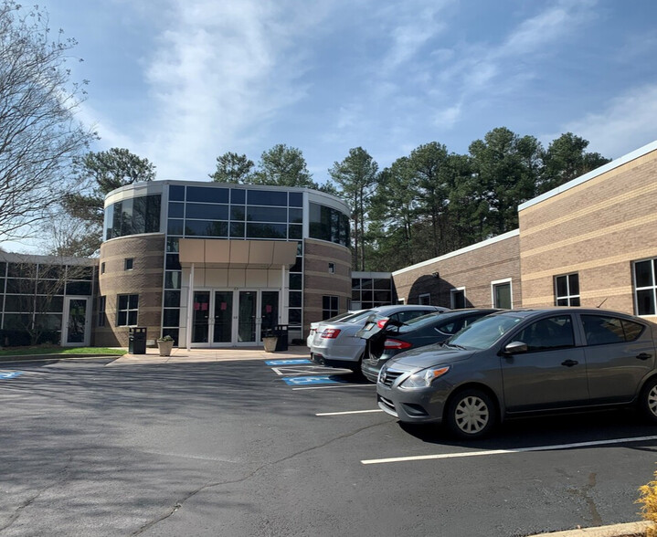 1720 Phoenix Blvd, College Park, GA for lease - Building Photo - Image 2 of 18