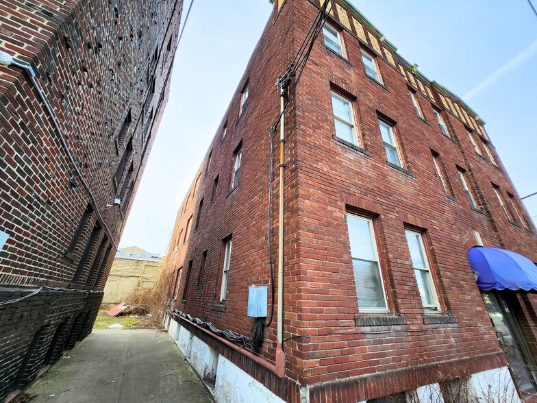 111 Oak St, Binghamton, NY for sale - Building Photo - Image 3 of 15