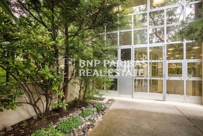 Location Bureaux 146 m²