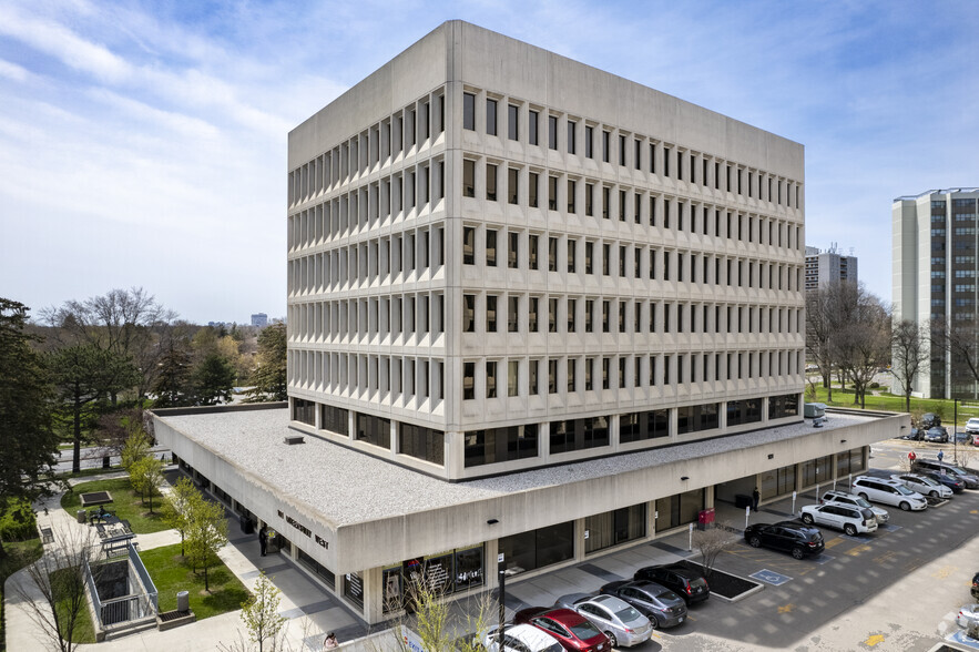 101 Queensway W, Mississauga, ON for lease - Building Photo - Image 1 of 2