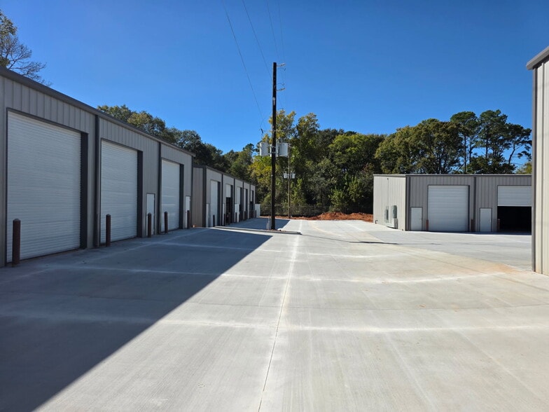 200 Porter Rd, Conroe, TX for lease - Building Photo - Image 2 of 10