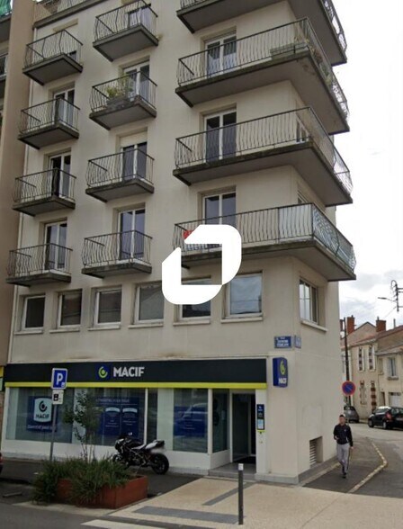 Office in La Roche-sur-Yon for sale - Building Photo - Image 2 of 11