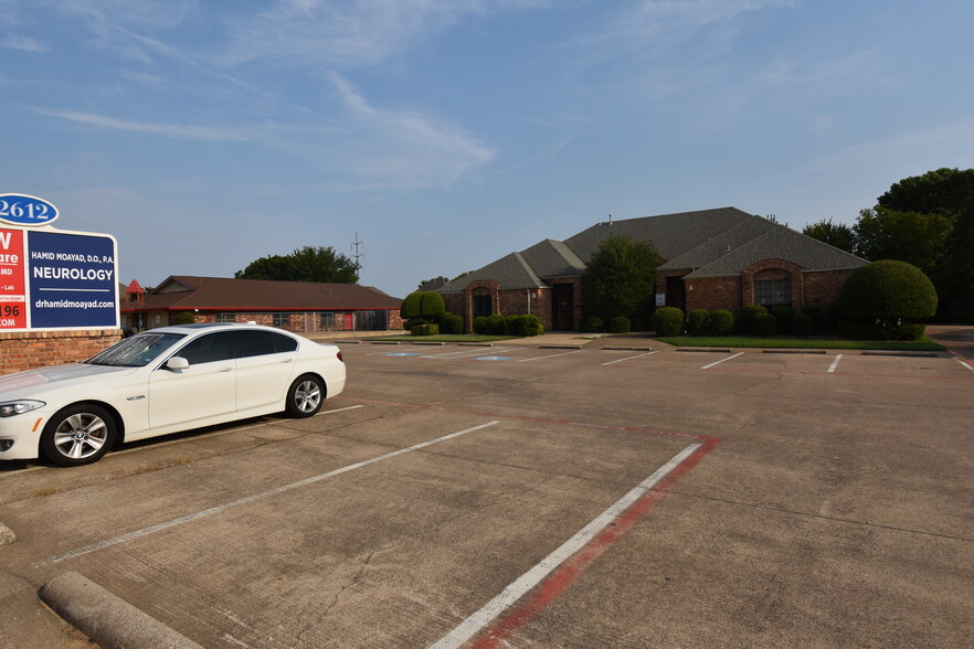 2612 Harwood Rd, Bedford, TX for sale - Building Photo - Image 3 of 17