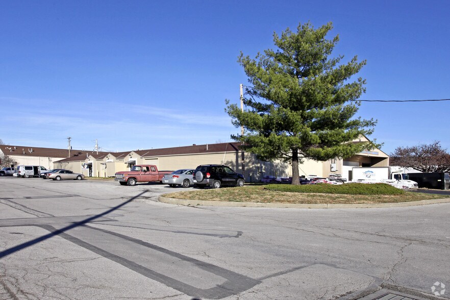 1356013574 Northwest Industrial Dr, Bridgeton, MO 63044