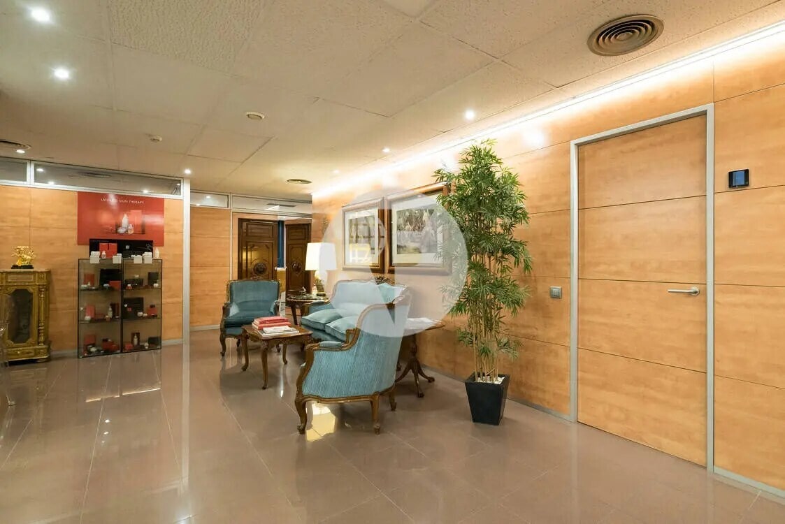 Barcelona, BAR 08021 -  -  - Interior Photo - Image 1 of 18