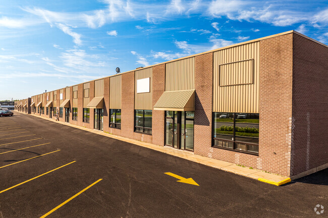 More details for 1100-1190 Rue Bégin, Saint-Laurent, QC - Flex, Industrial for Lease