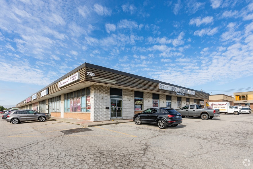2390 Cawthra Rd, Mississauga, ON for lease - Primary Photo - Image 1 of 3