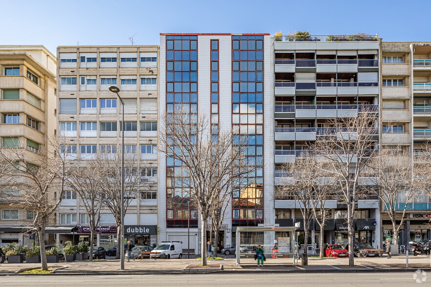 232 Avenue Du Prado, Marseille for sale - Primary Photo - Image 1 of 11