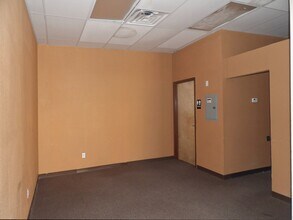11890 Vista del Sol Dr, El Paso, TX for lease Interior Photo- Image 2 of 5