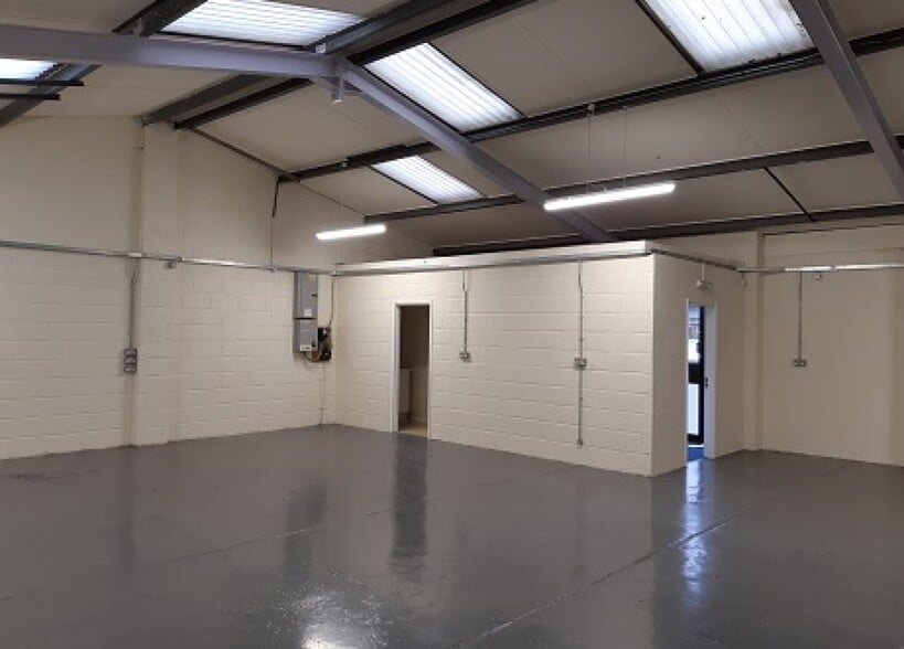 North End Rd, Yatton for lease - Interior Photo - Image 2 of 5