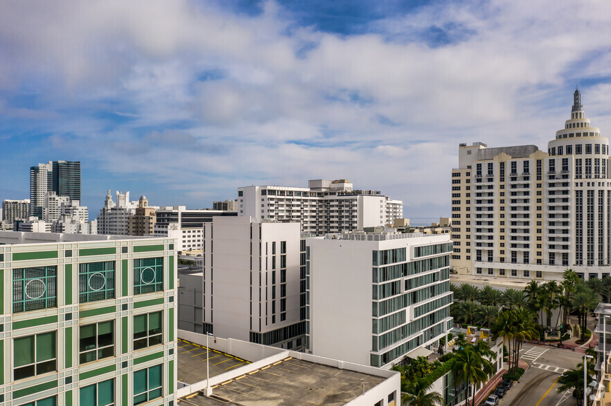 1600 Collins Ave, Miami Beach, FL for lease - Building Photo - Image 3 of 5