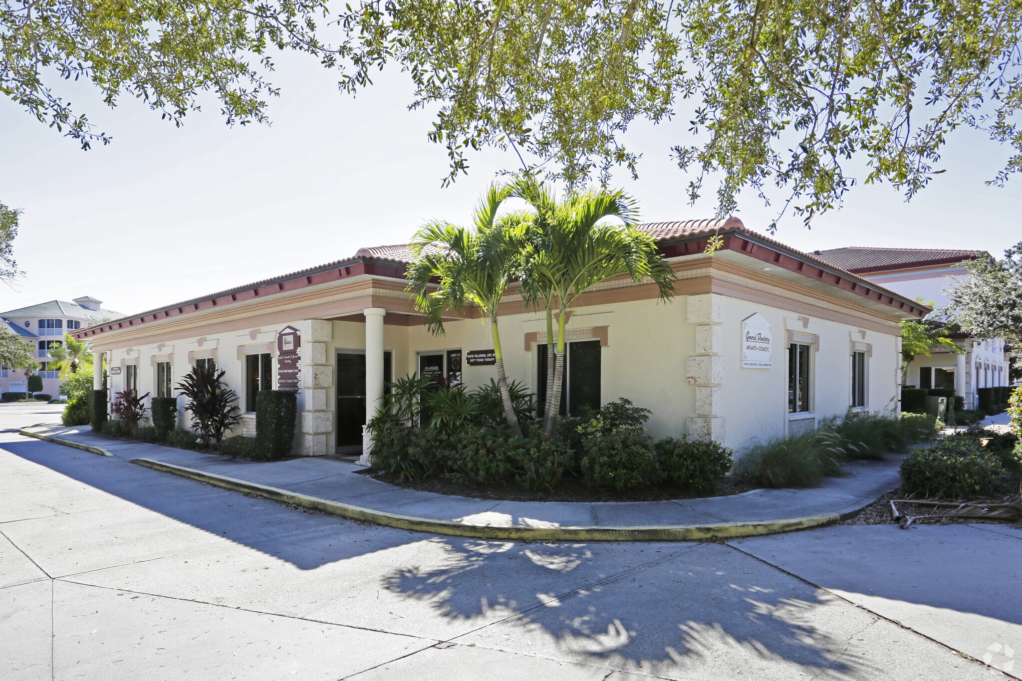 200 Capri Isles Blvd, Venice, FL for sale Primary Photo- Image 1 of 1