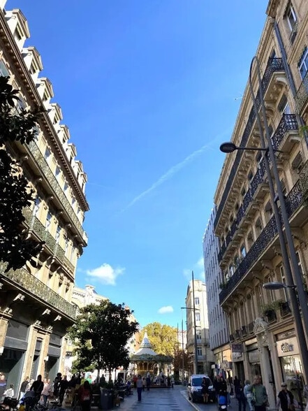 Office in Toulouse for lease - Building Photo - Image 2 of 12