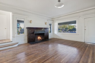 4572 W Washington Blvd, Los Angeles, CA for sale Interior Photo- Image 2 of 19