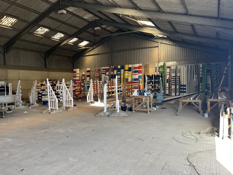 Store 3 Hill Farm, Hill Farm Lane, Codmore Hill, Pulborough for lease - Building Photo - Image 3 of 10