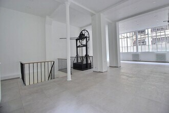 4 Rue Martel, Paris for lease Interior Photo- Image 1 of 7