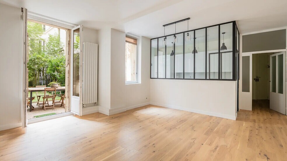 Office in Paris for sale - Building Photo - Image 2 of 25