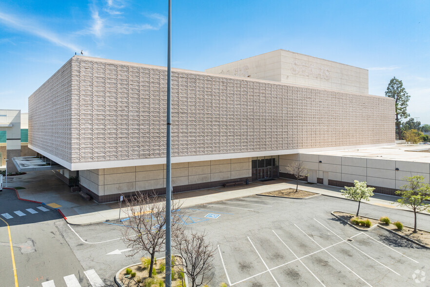 1209 Plaza Dr, West Covina, CA for lease - Primary Photo - Image 1 of 8